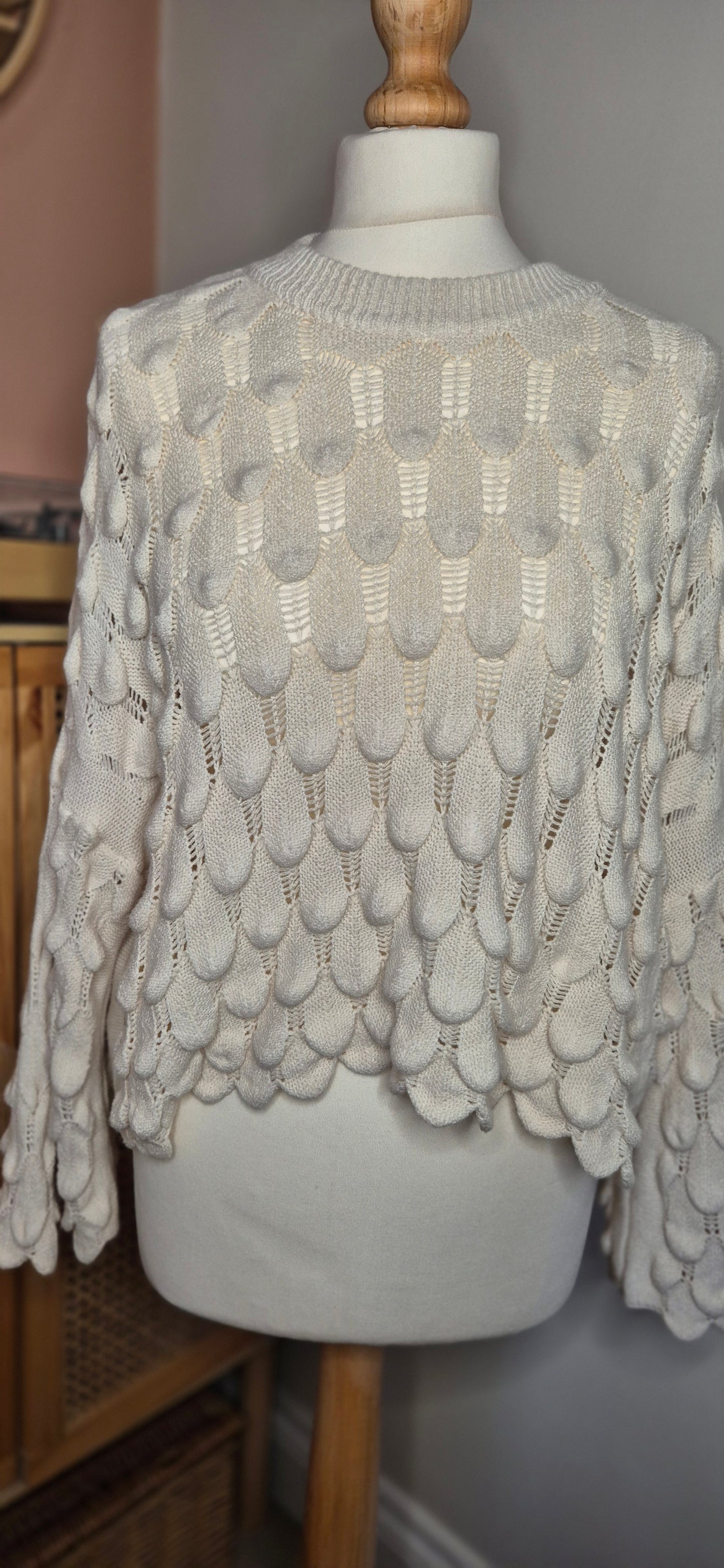 Serena Lightweight Summer Knit with Scallop Detail – One Size, Effortless Elegance