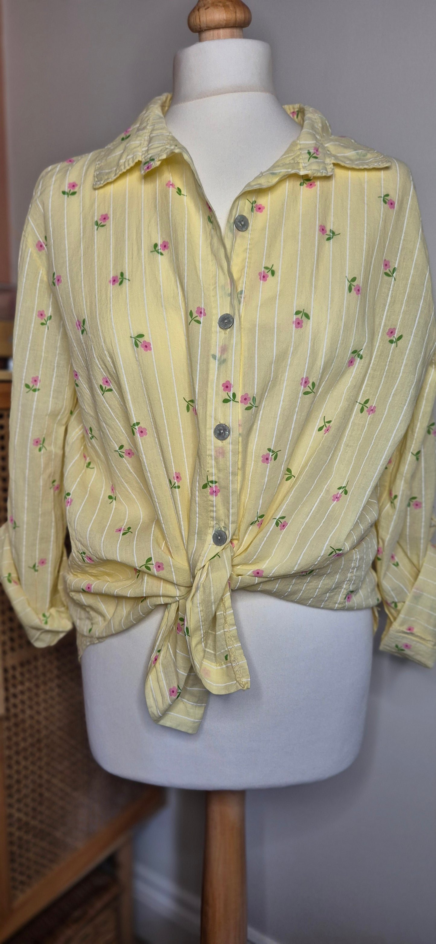 Rosalie Shirt – Lightweight Cotton Summer Shirt with Rosebud Print