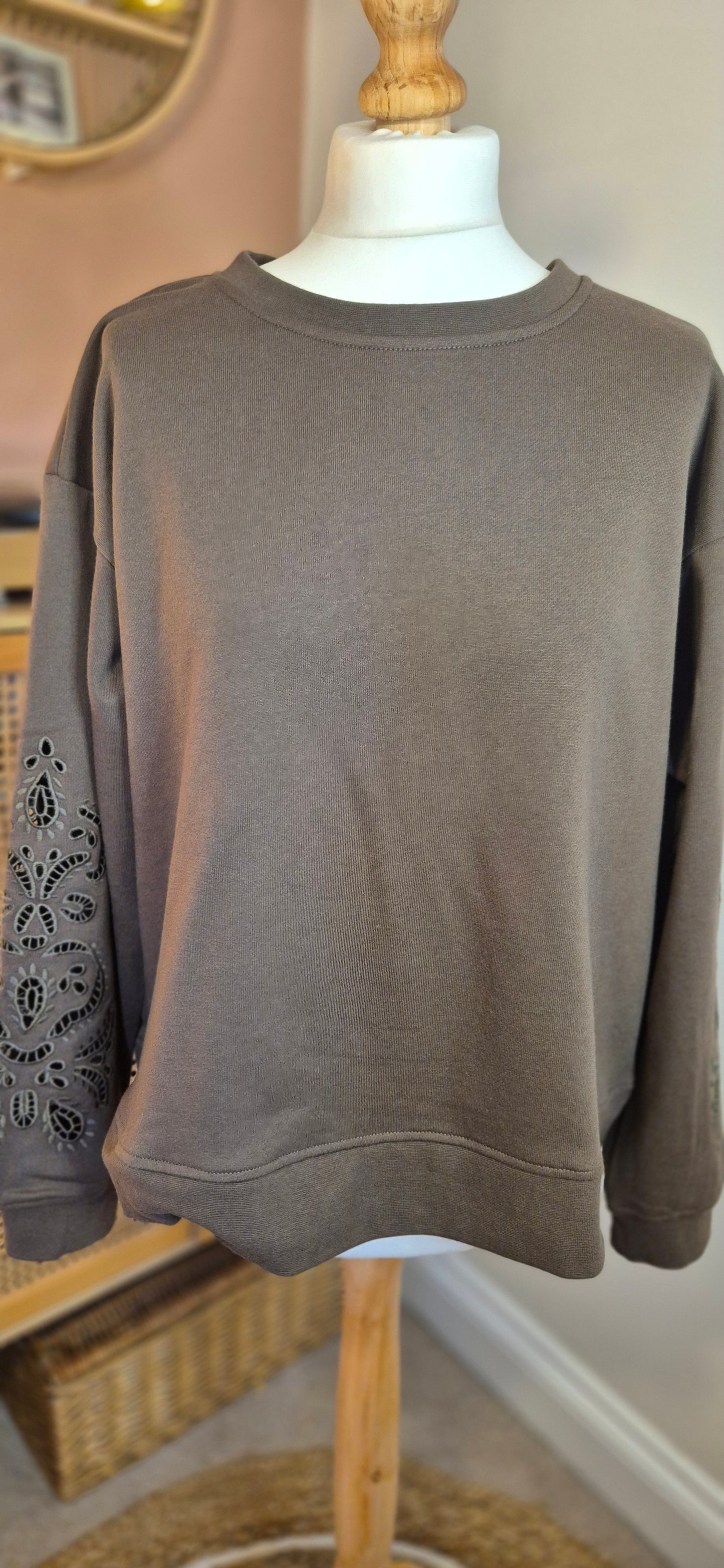 Josie Sweatshirt – Everyday Comfort with a Stylish Twist