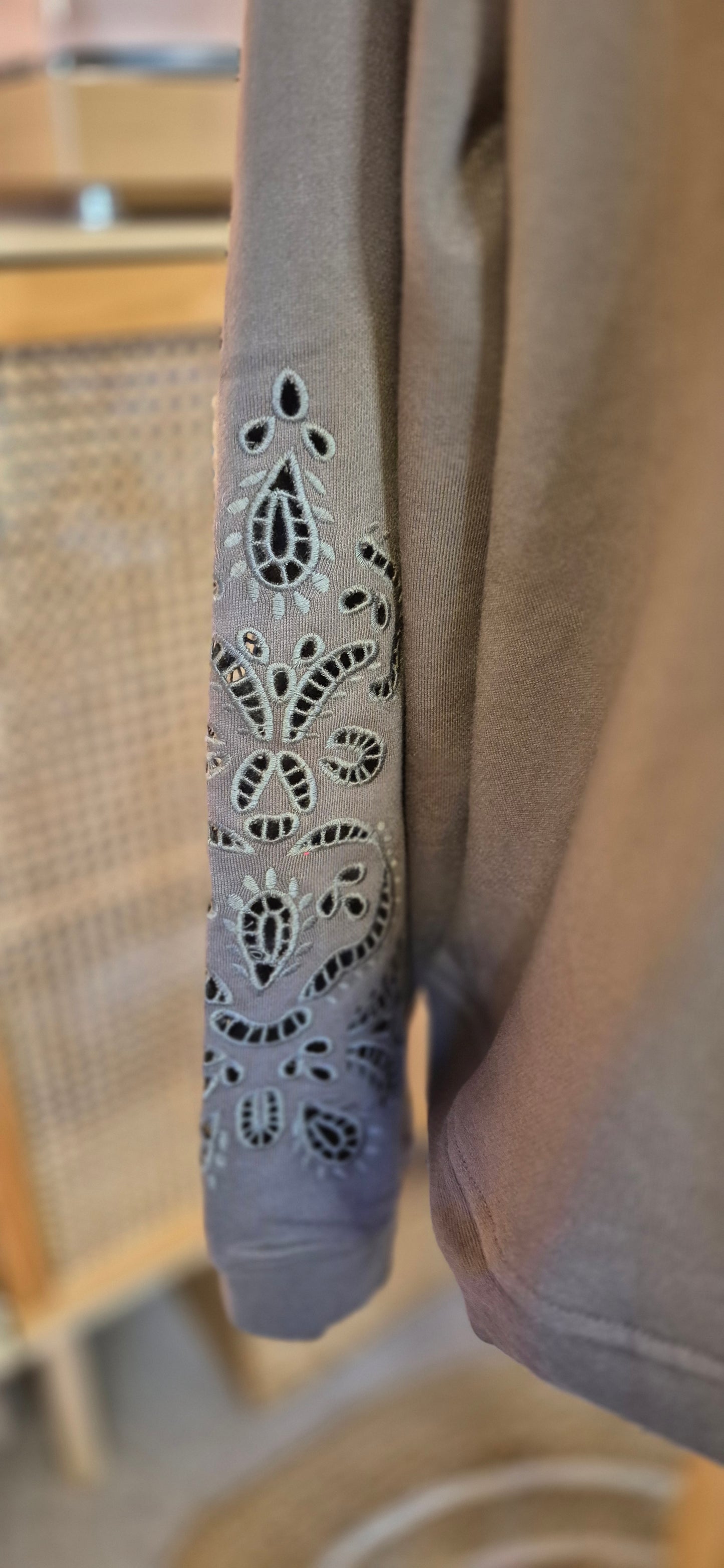 Josie Sweatshirt – Everyday Comfort with a Stylish Twist