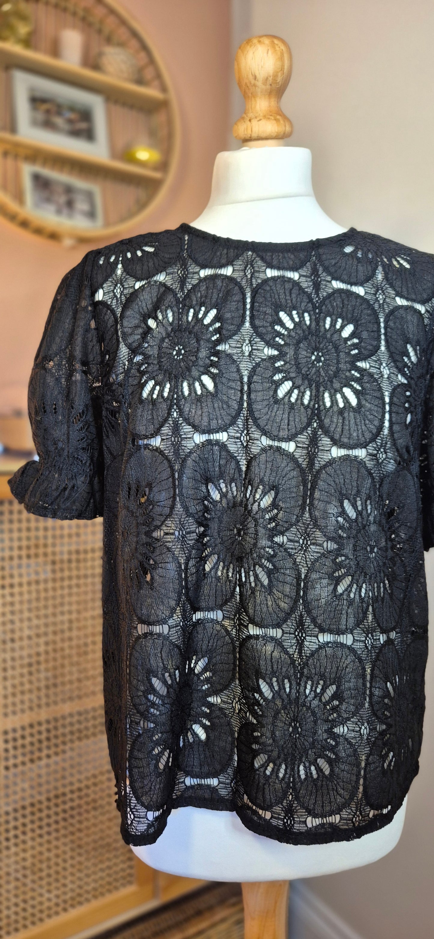 Libby Lace Blouse – Sheer Elegance for Every Occasion