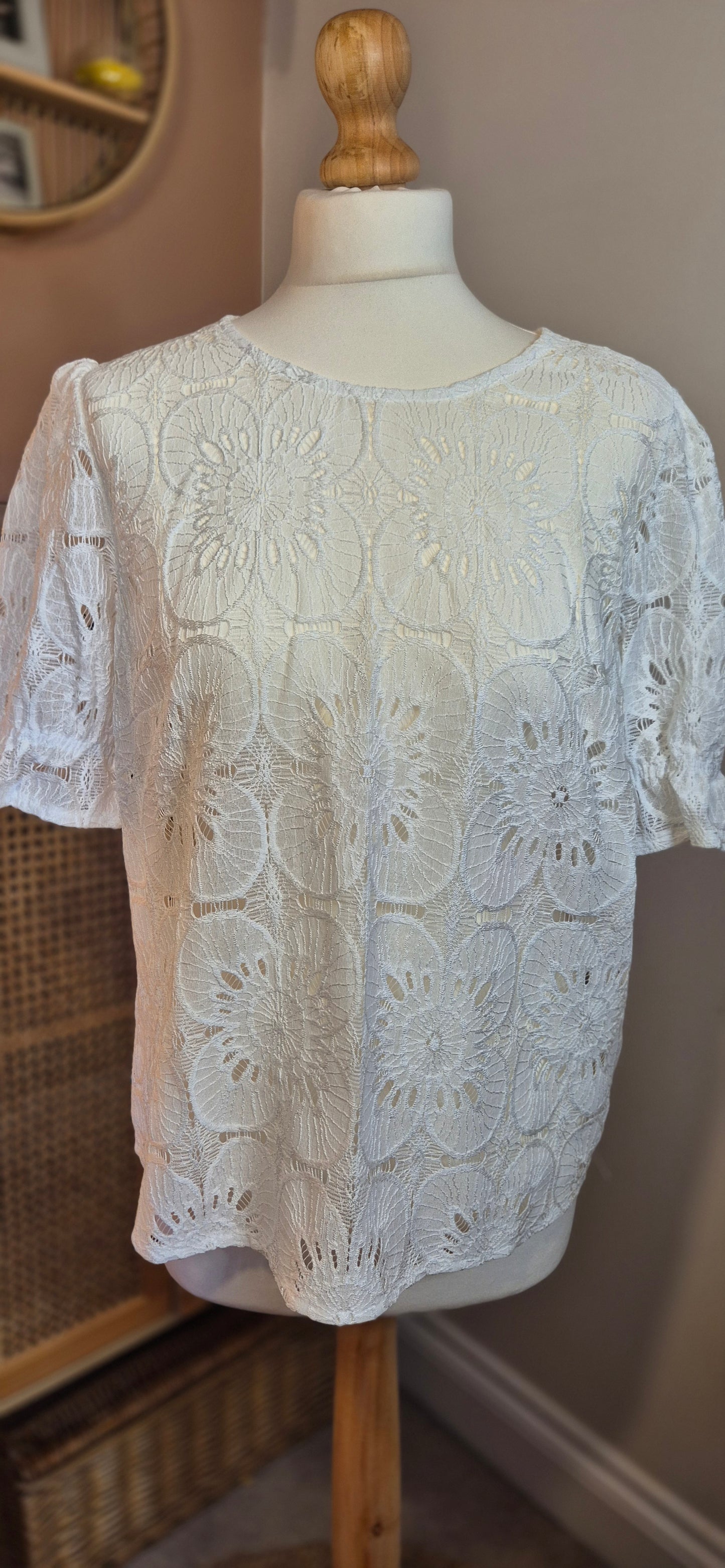Libby Lace Blouse – Sheer Elegance for Every Occasion