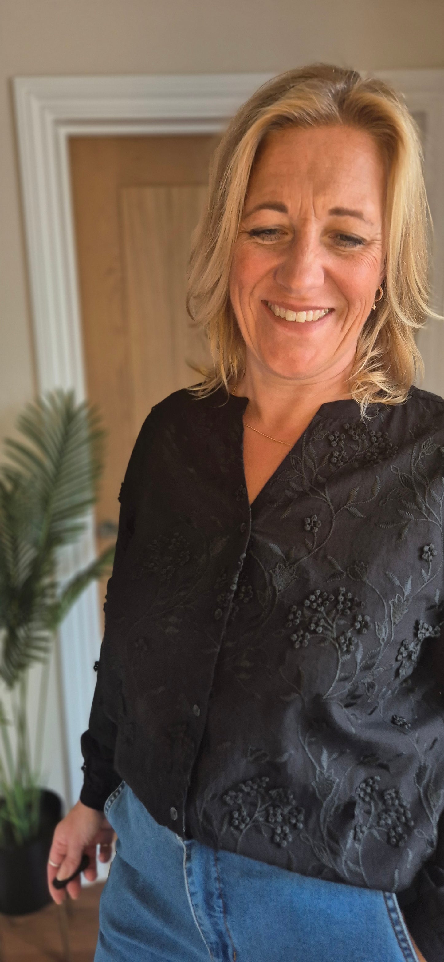 Hilda Appliqué Cotton Shirt – Black or White