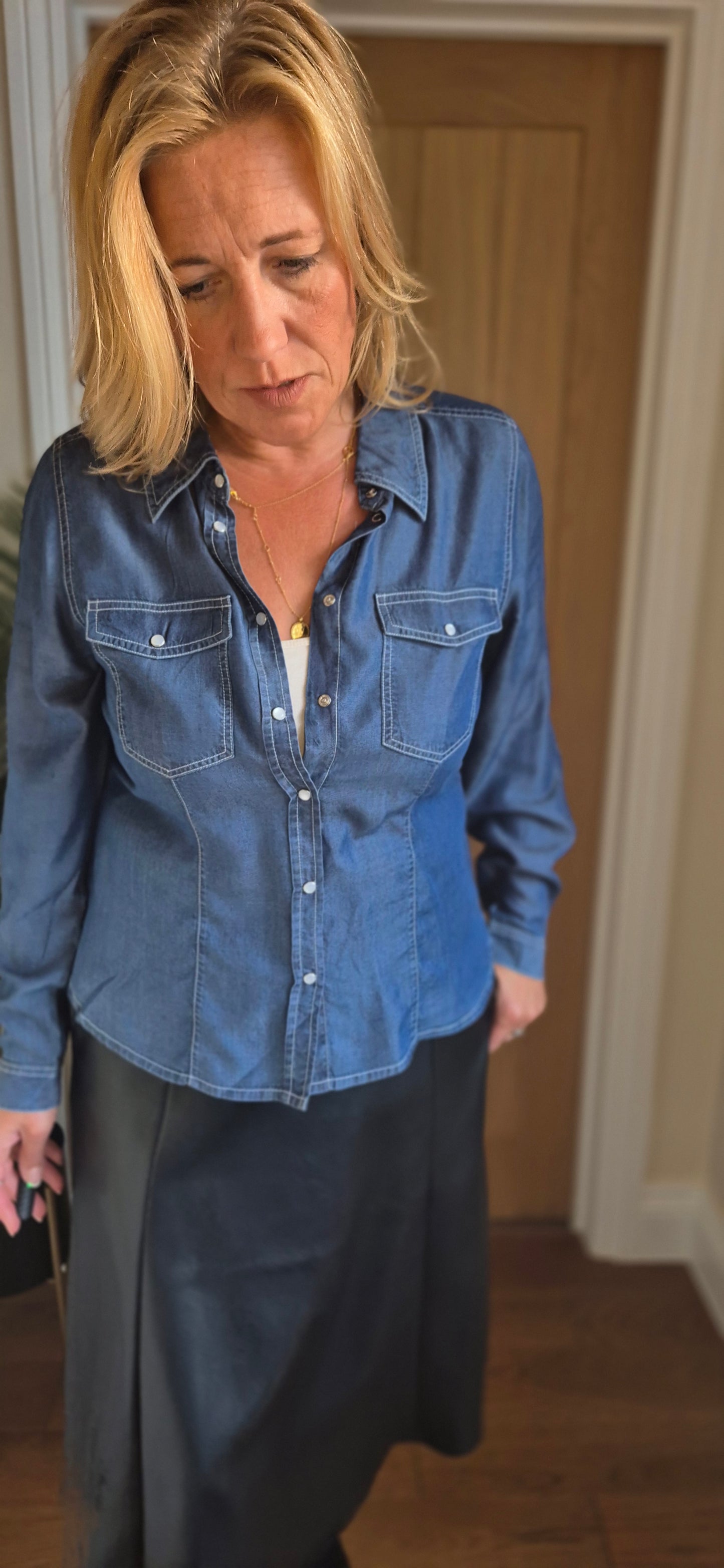 Livia Shirt – Lightweight Denim-Look Viscose