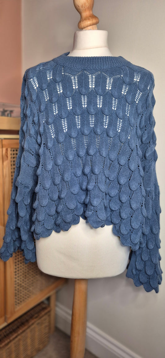 Serena Lightweight Summer Knit with Scallop Detail – One Size, Effortless Elegance
