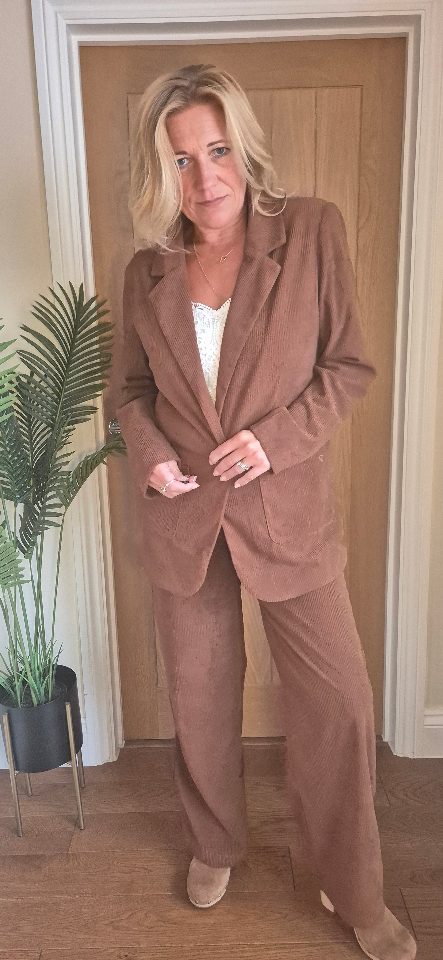 Kanna Corduroy Trousers – Tobacco