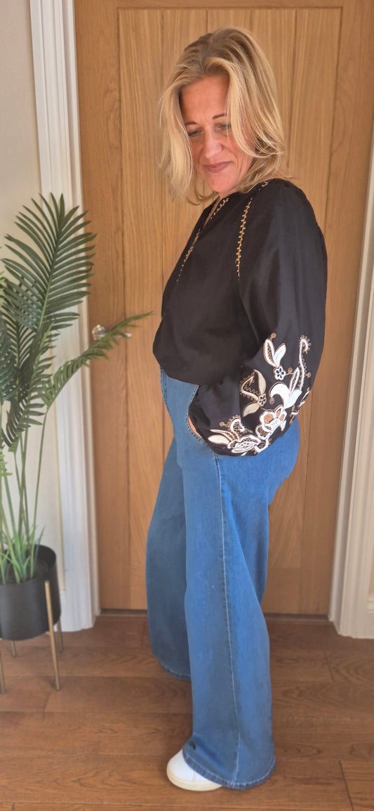 Jessica Blouse – Boho Chic with Embroidered Elegance