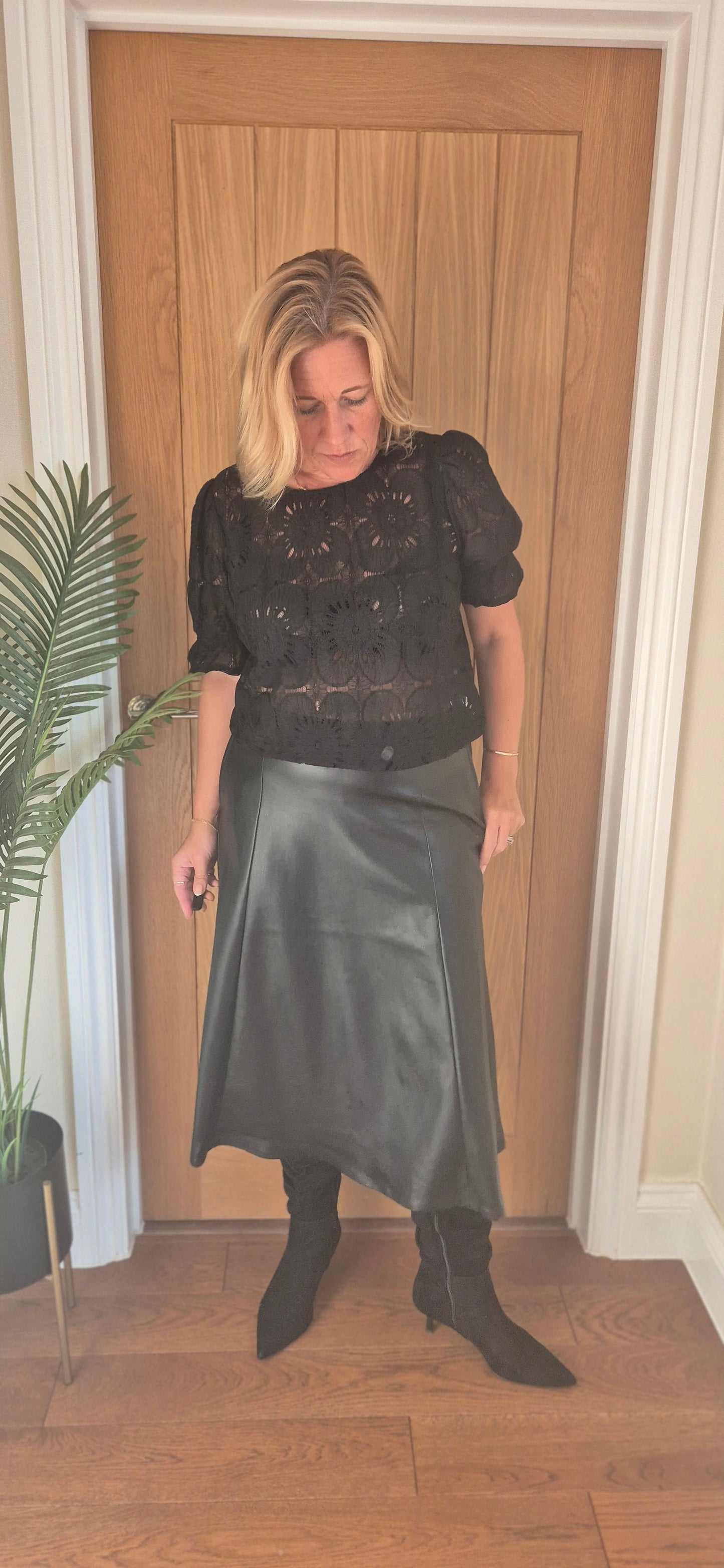 Libby Lace Blouse – Sheer Elegance for Every Occasion